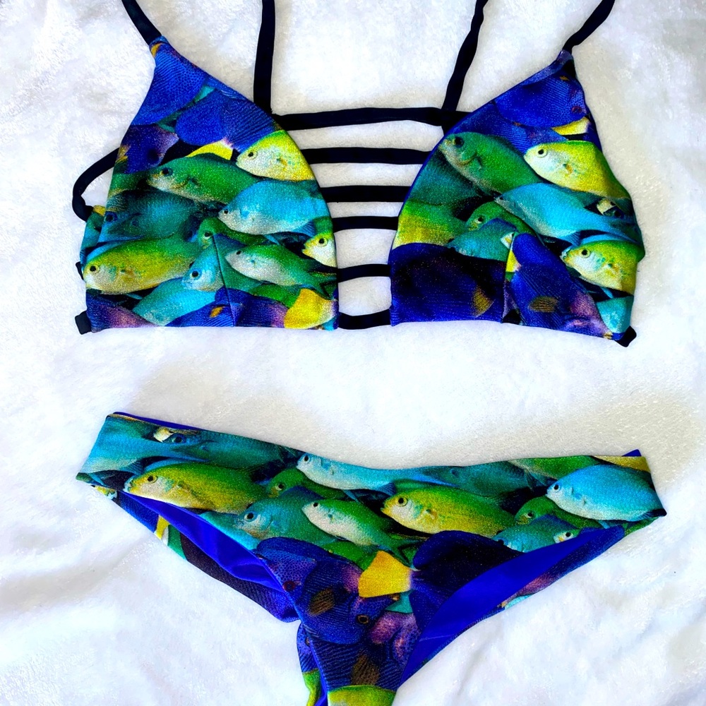 Montce bikini fish M top and S bottoms and bottoms are reversible